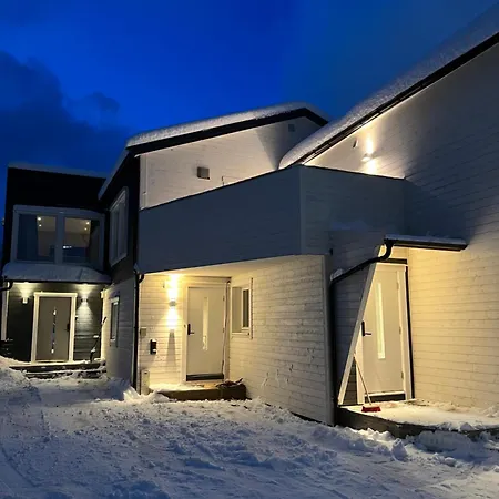 Moderne Liten Pa Toppen Av Tromsoyen Apartment *